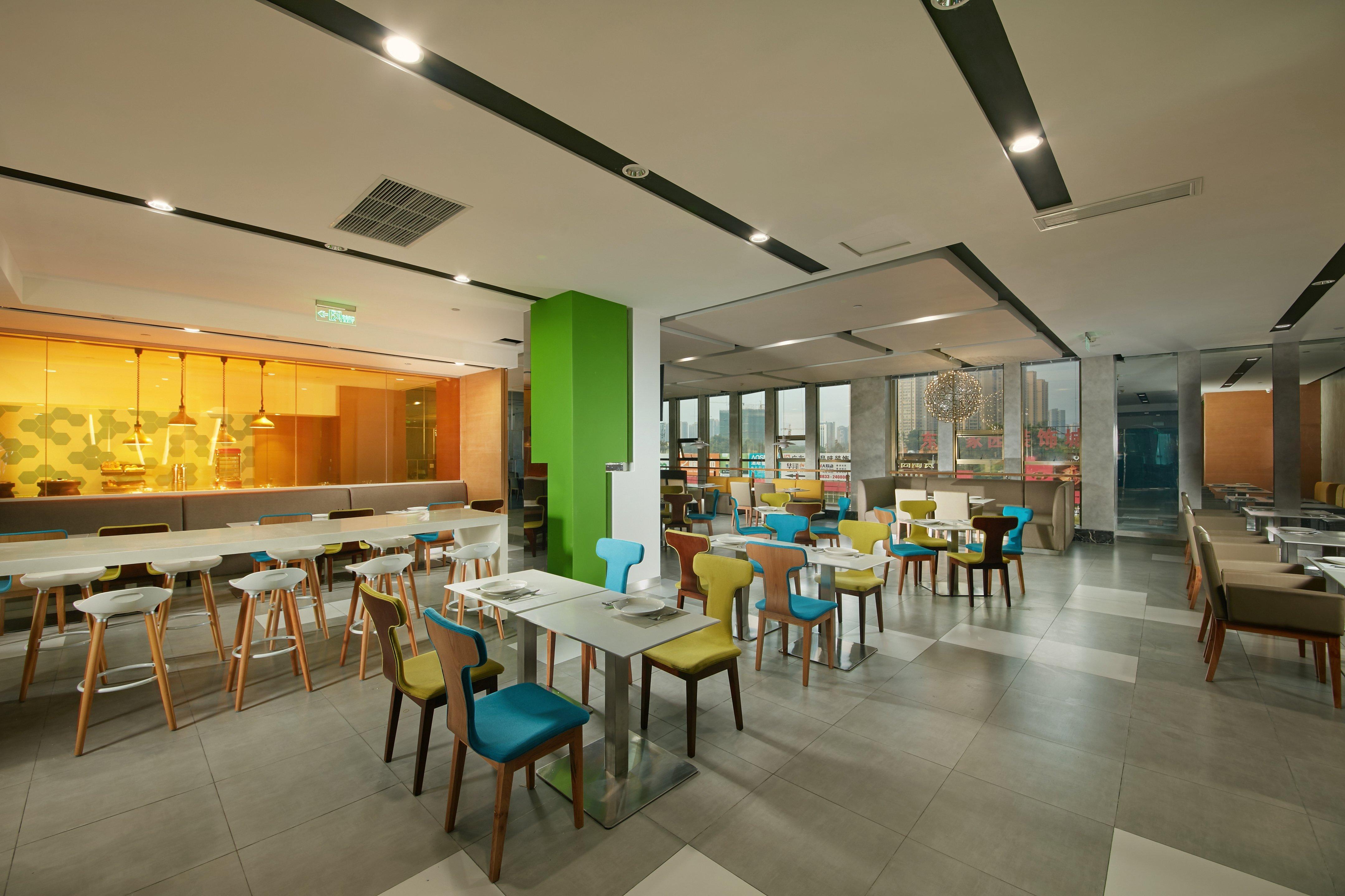 Holiday Inn Express Leshan City Square By Ihg High Speed Rail And Leshan Giant Buddha Exterior photo