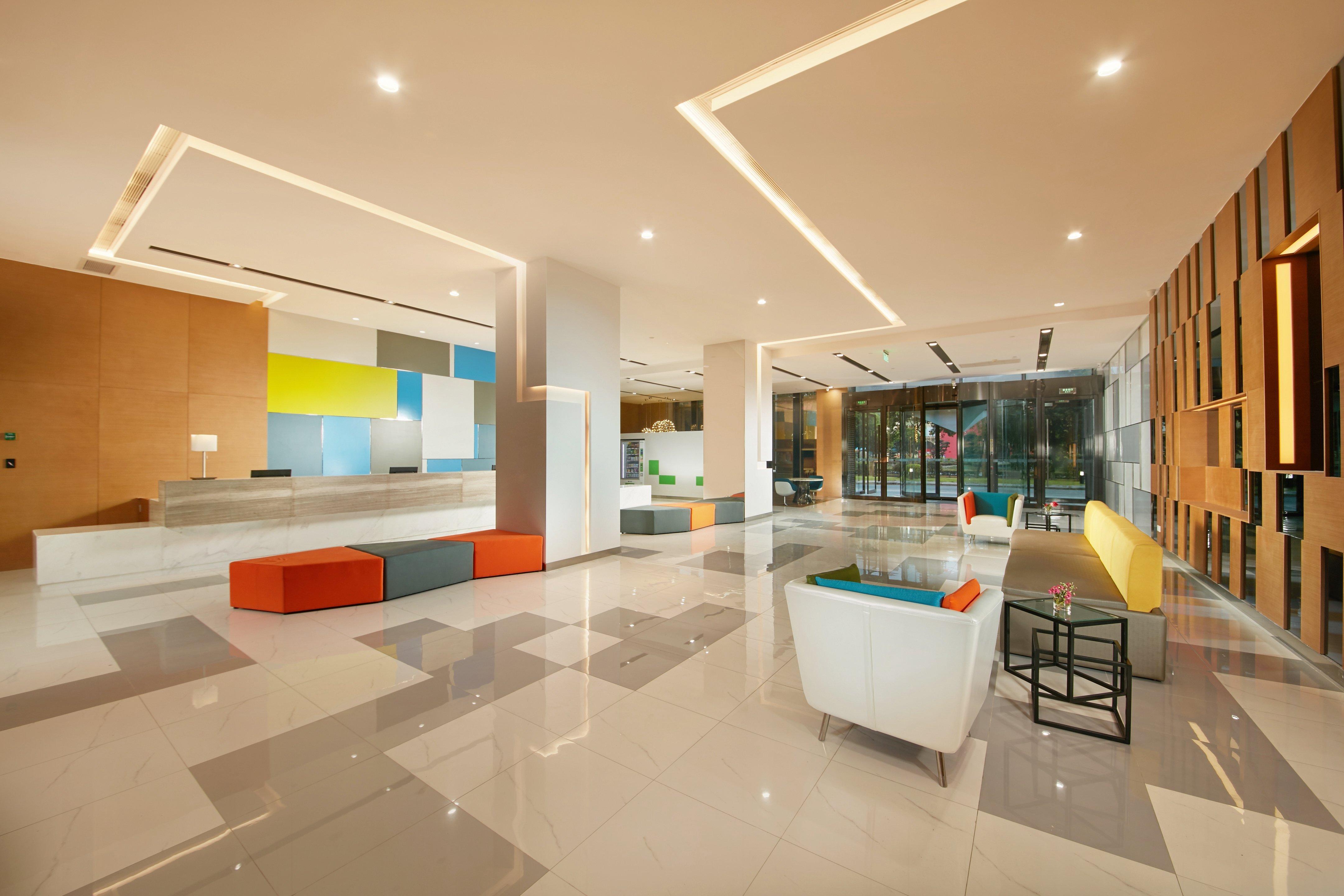 Holiday Inn Express Leshan City Square By Ihg High Speed Rail And Leshan Giant Buddha Exterior photo